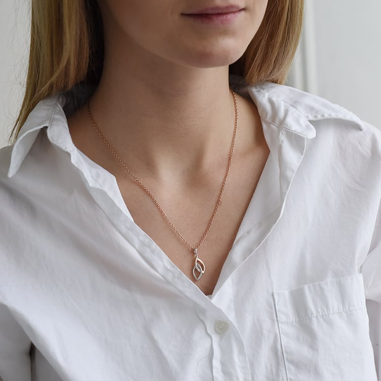 Elegantný prívesok zo striebra 90906