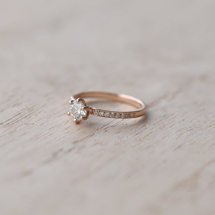 Zlatý diamantový zásnubný prsteň 62114