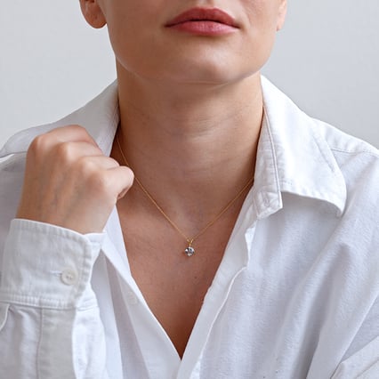 Akvamarínový prívesok zo zlata Rayna