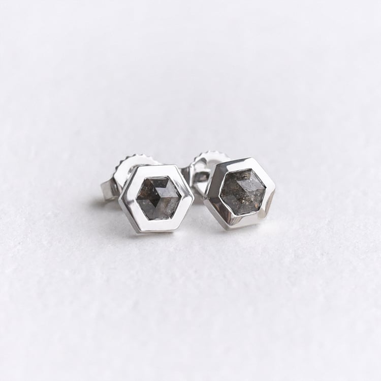 Náušnice so salt and pepper diamanty 74220