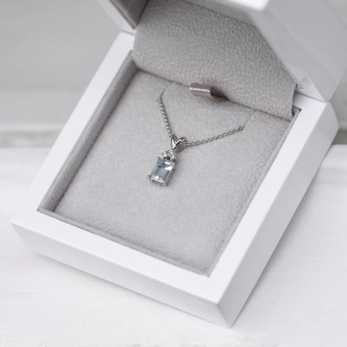 Zlatý prívesok s akvamarínom a diamantmi Edlin