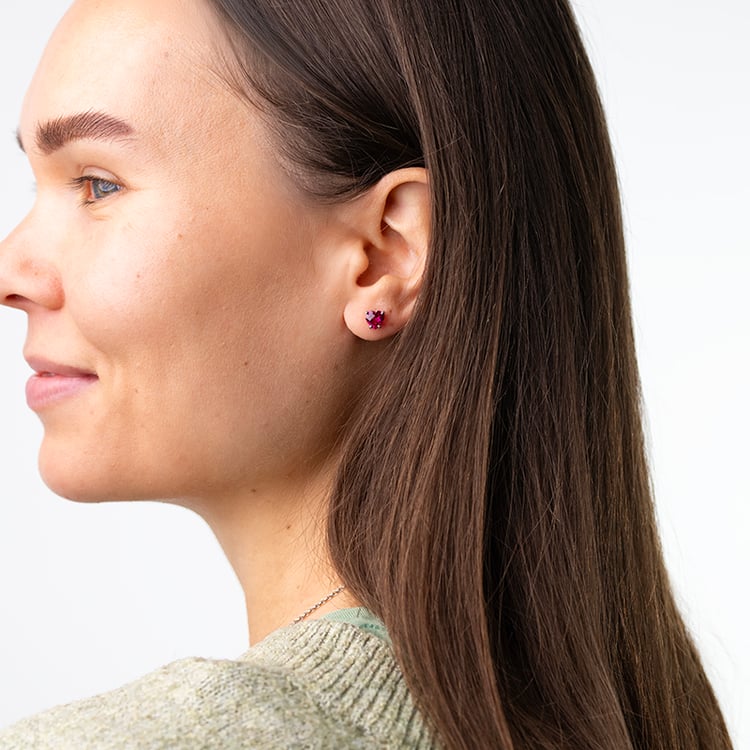 Zlaté náušnice s rubínovými srdiečkami Hettia 147467