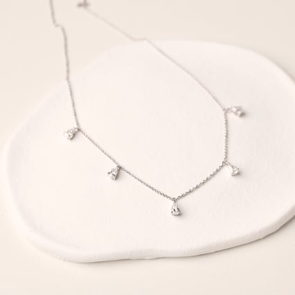 Náhrdelník zo zlata s pear lab-grown diamantmi Praveen