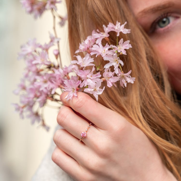 Zásnubný prsteň s certifikovaným fancy pink lab-grown diamantom Jelena 136499