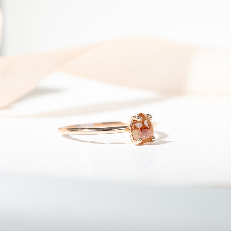 Zlatý prsteň s pear salt and pepper diamantom Hannah 126145
