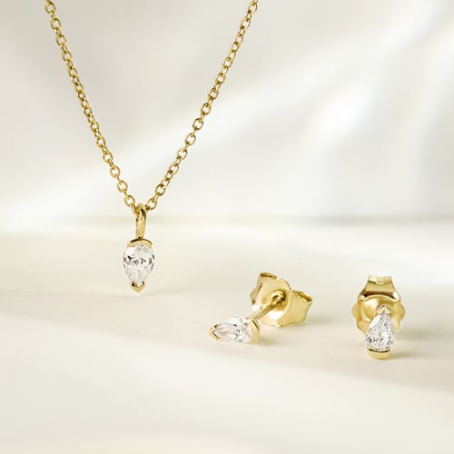 Minimalistické strieborné napichovacie náušnice s pear lab-grown diamantmi Ronja