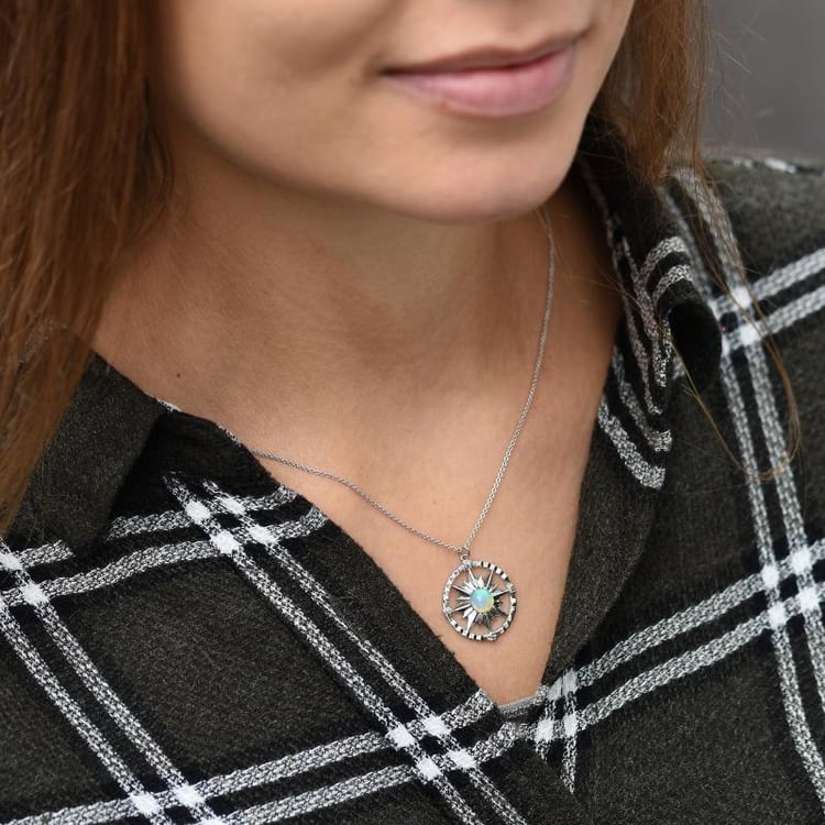 Zlatý náhrdelník kompas s prírodným opálom 48264