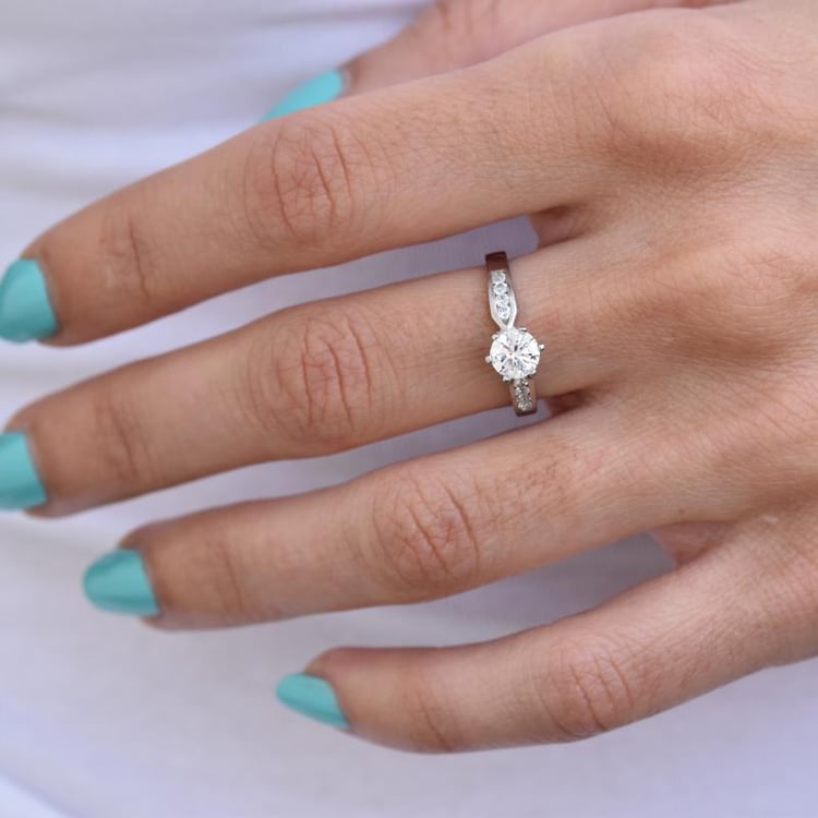 Zásnubný prsteň s diamantmi Cletia 65931