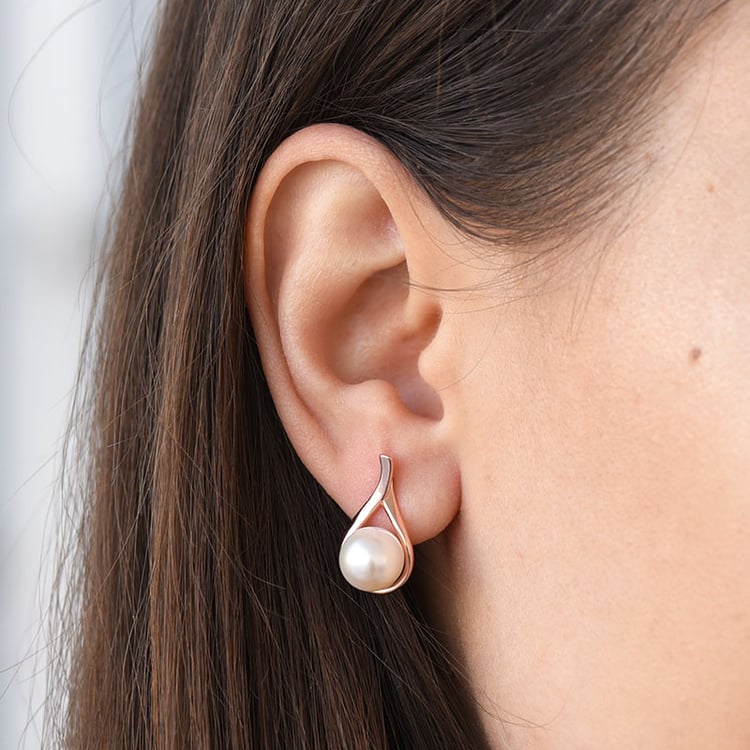 Elegantné náušnice zo striebra s perlou 78125