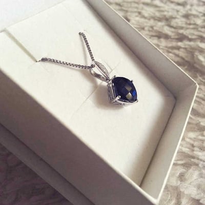 Zafírový náhrdelník