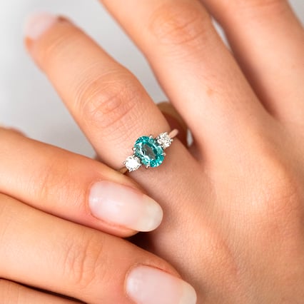 Zlatý prsteň s lab-grown paraiba turmalínom a diamantmi Brink
