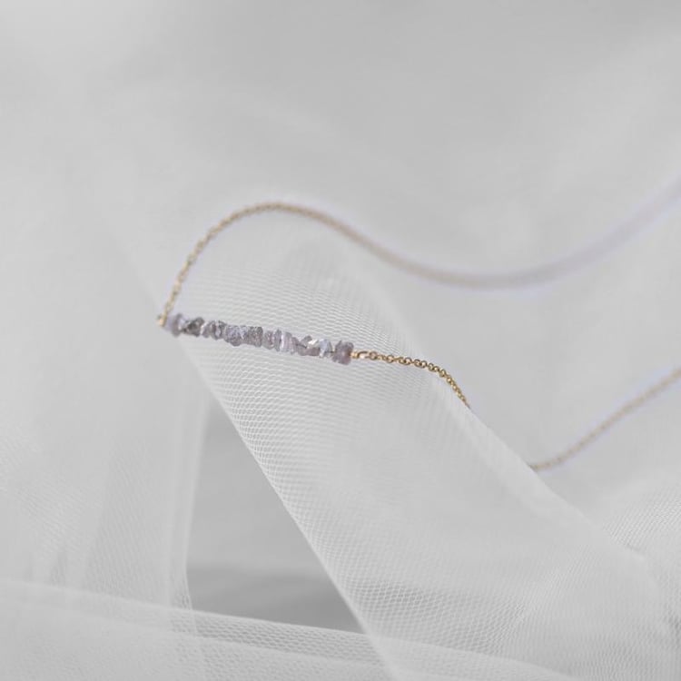 Choker s nebrúsenými diamantmi 38828