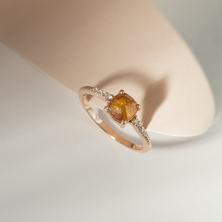 Prsteň so salt and pepper diamantom a lab-grown diamantmi Embla 120508