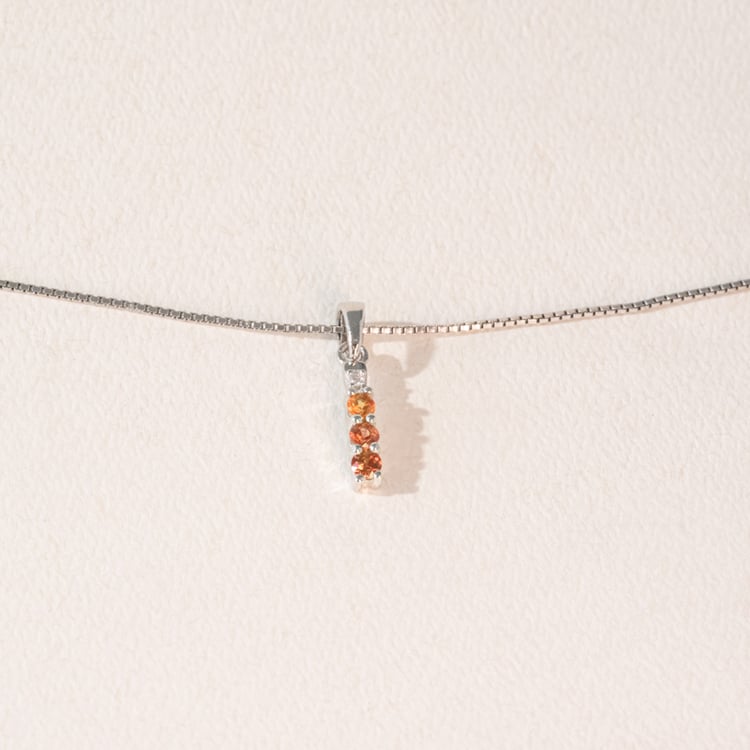 Nežný strieborný prívesok s oranžovými zafírmi Bjorn 101031