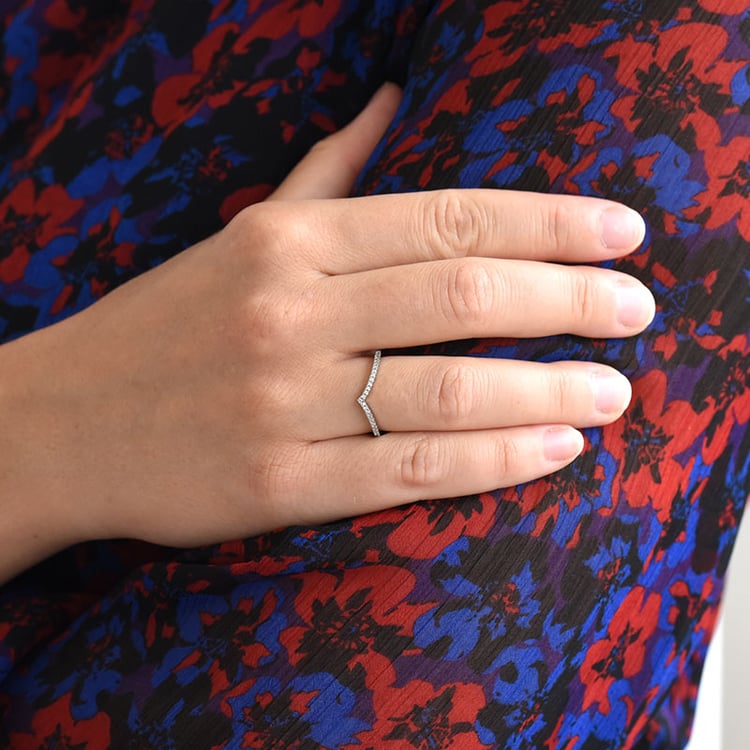 vykrojený prsten s diamantmi 84166