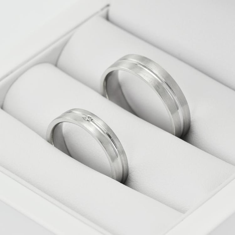 Platinové svadobné obrúčky s diamantom 30095