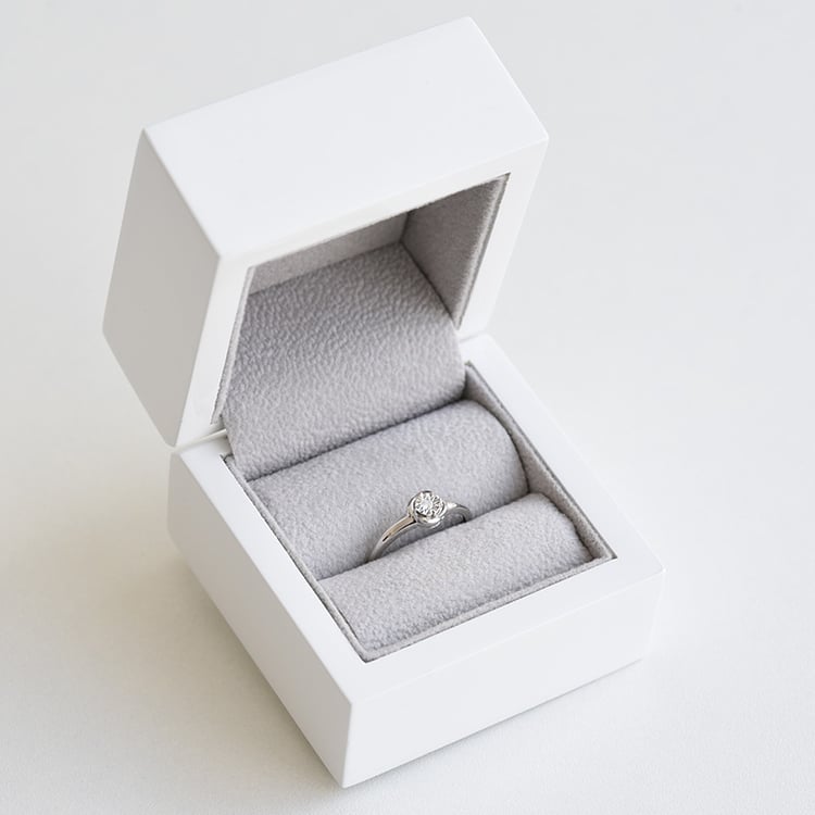 Prsteň s diamantom zo zlata 85947