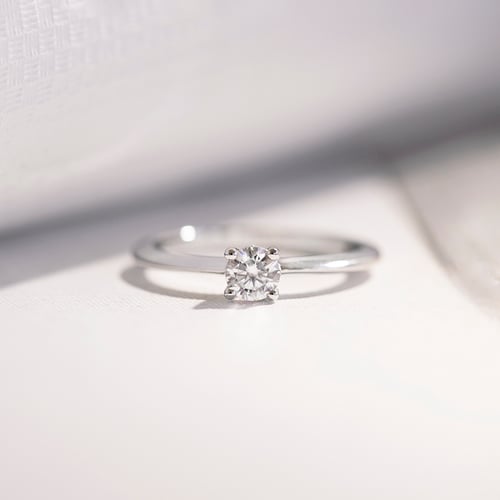 Elegantný zlatý prsteň s diamantmi Burnett