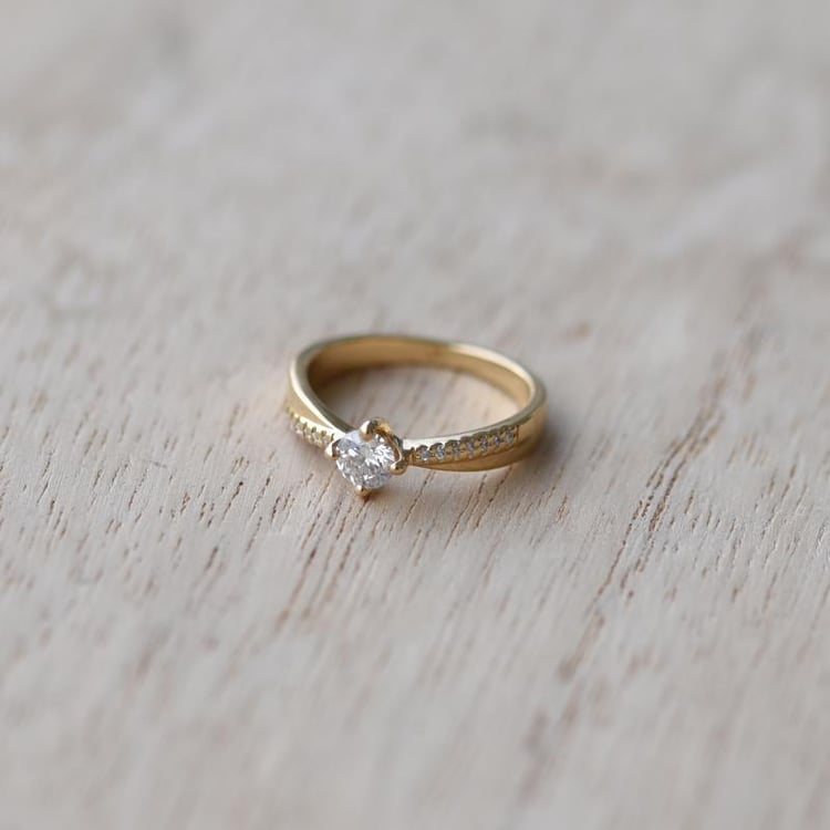 Zlatý prsteň 75772