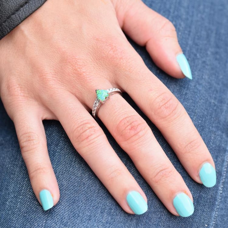 Strieborný prsteň s opálom 12373