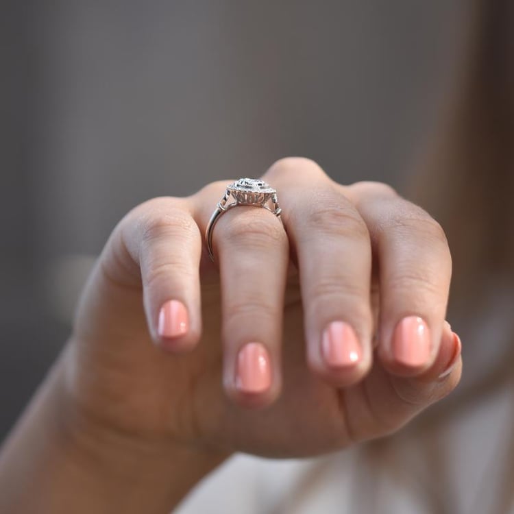 Prsteň s moissanitom v halo štýle 47847