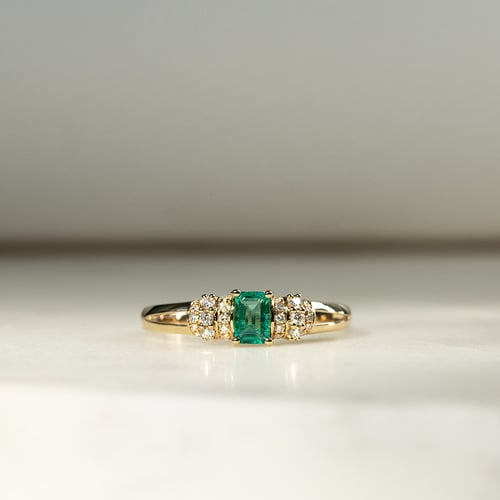 Zlatý prsteň s emerald smaragdom a diamantmi Lucan