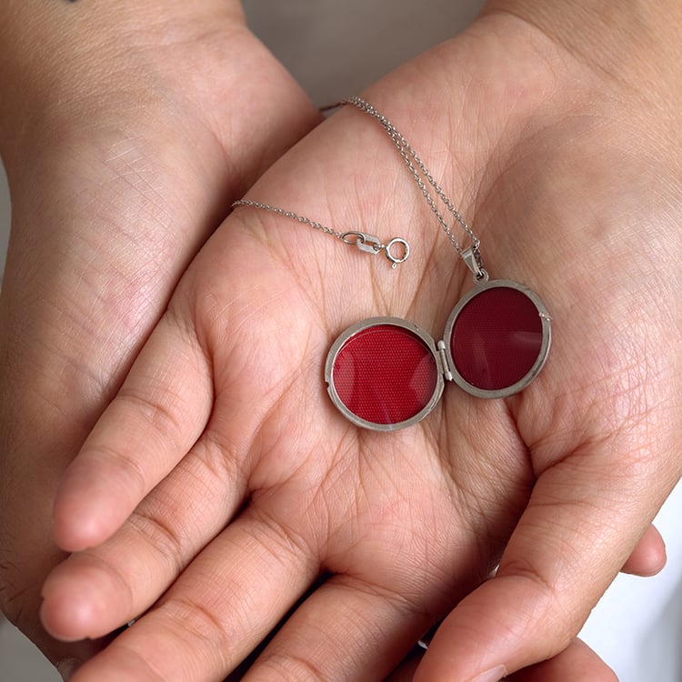 Strieborný otvárací medailón 129367