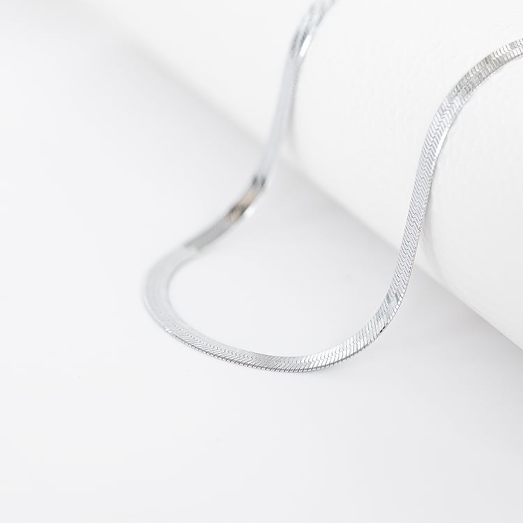 Herringbone plochá retiazka 45 cm zo striebra 129592