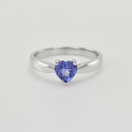 Zlatý zásnubný prsteň s tanzanitovým srdcom Yackie