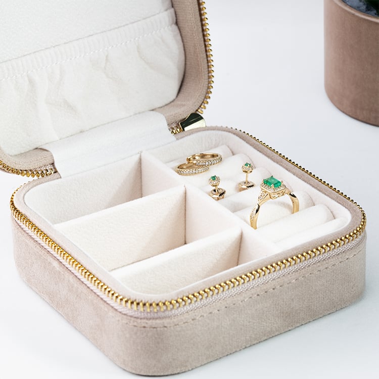 Stredná béžová cestovná šperkovnica Stegall 146236