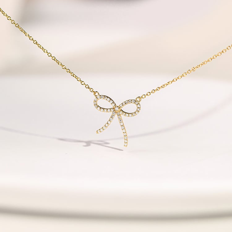 Mašlička v diamantovom náhrdelníku Helyne 153878