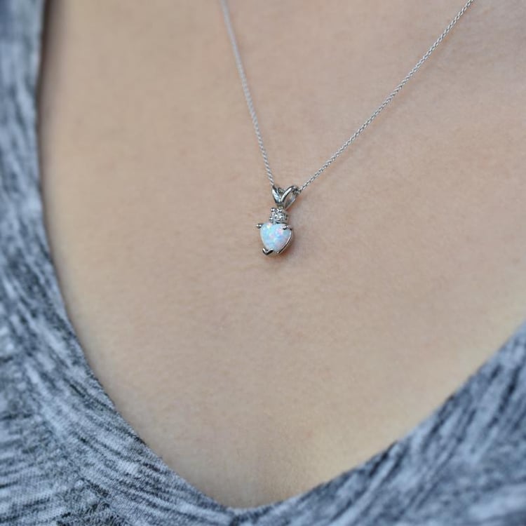 Náhrdelník s opálom 27242