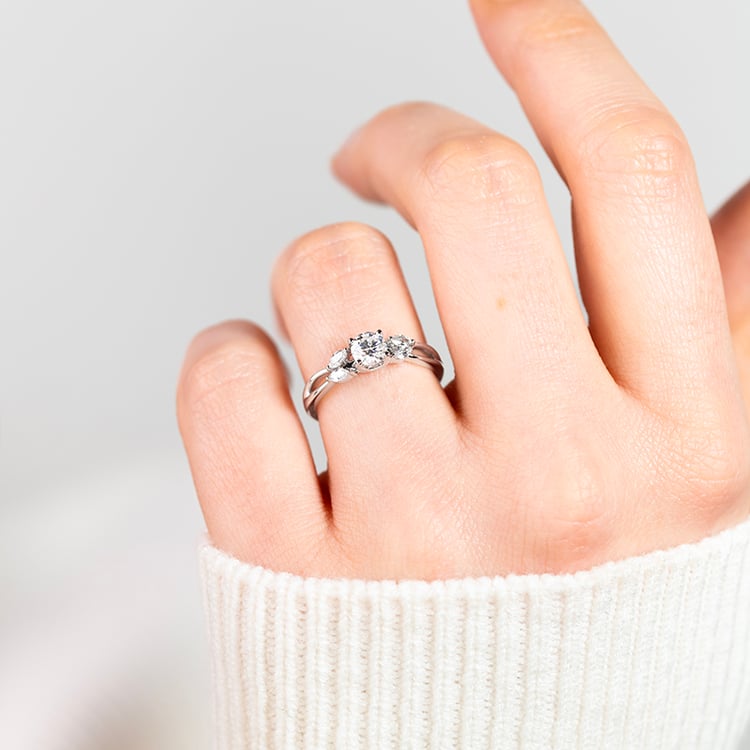 Zásnubný prsteň z bieleho zlata s lab-grown diamantmi Halym 157284