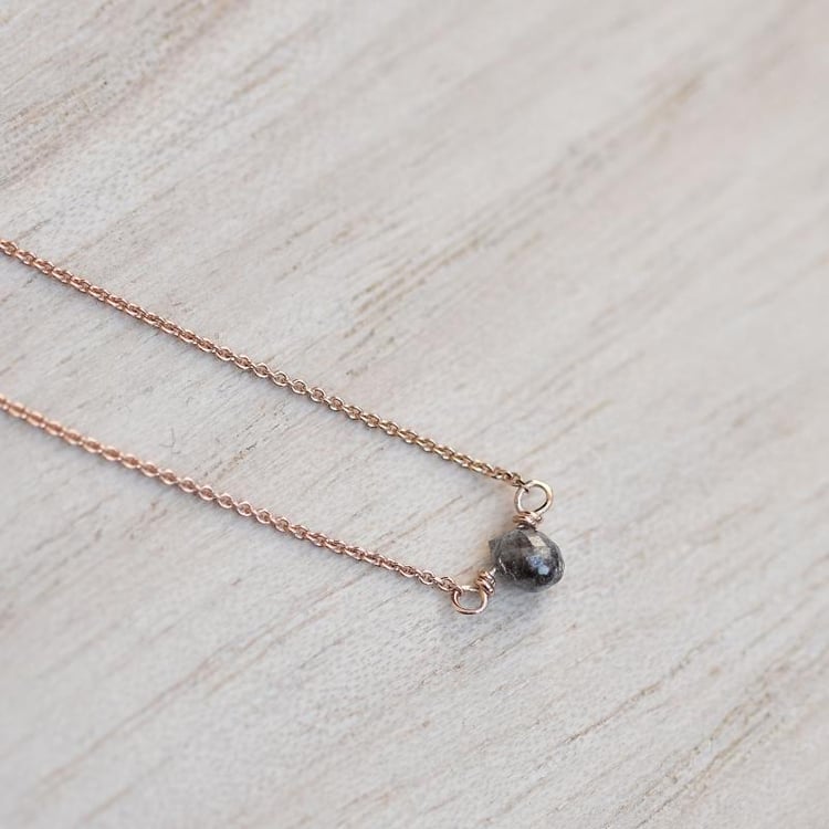 Náhrdelník s diamantom 33529