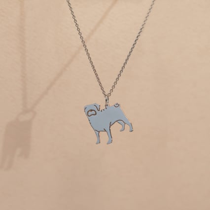 Strieborný prívesok v tvare psa s gravírom Pug