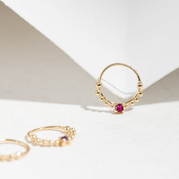 Zlatý septum piercing s rubínom Safi 123058