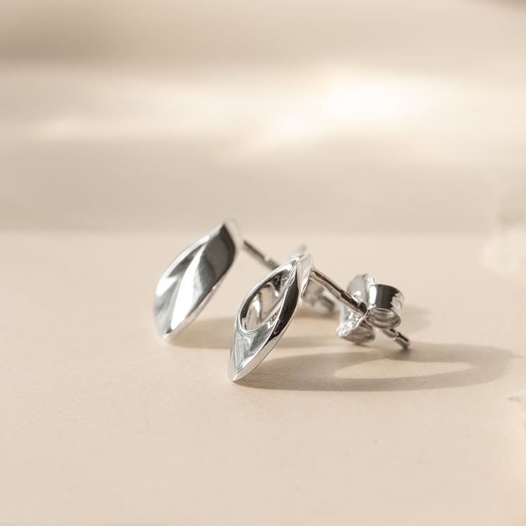 Elegantne tvarované strieborné náušnice Livet 138990