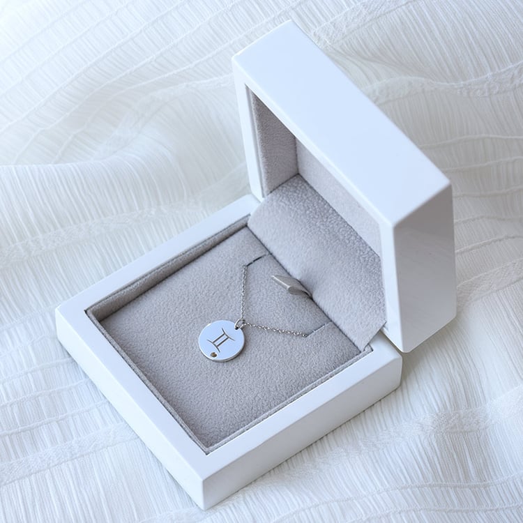 Strieborný prívesok so znamením a citrínom Blíženci 103476