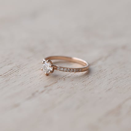 Zásnubný prsteň s lab-grown diamantmi Fuena