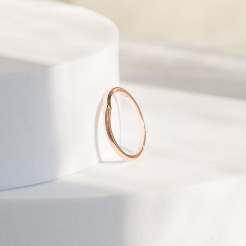 Minimalistický vykrojený prsteň Regina