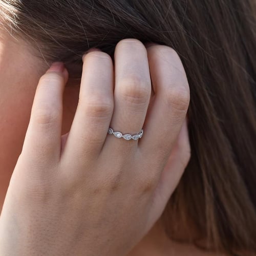 Eternity prsteň s lab-grown diamantmi Ebba