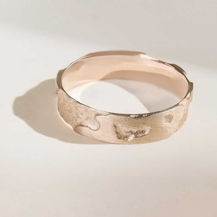 Svadobné obrúčky s ručne rytým povrchom Cley 163752