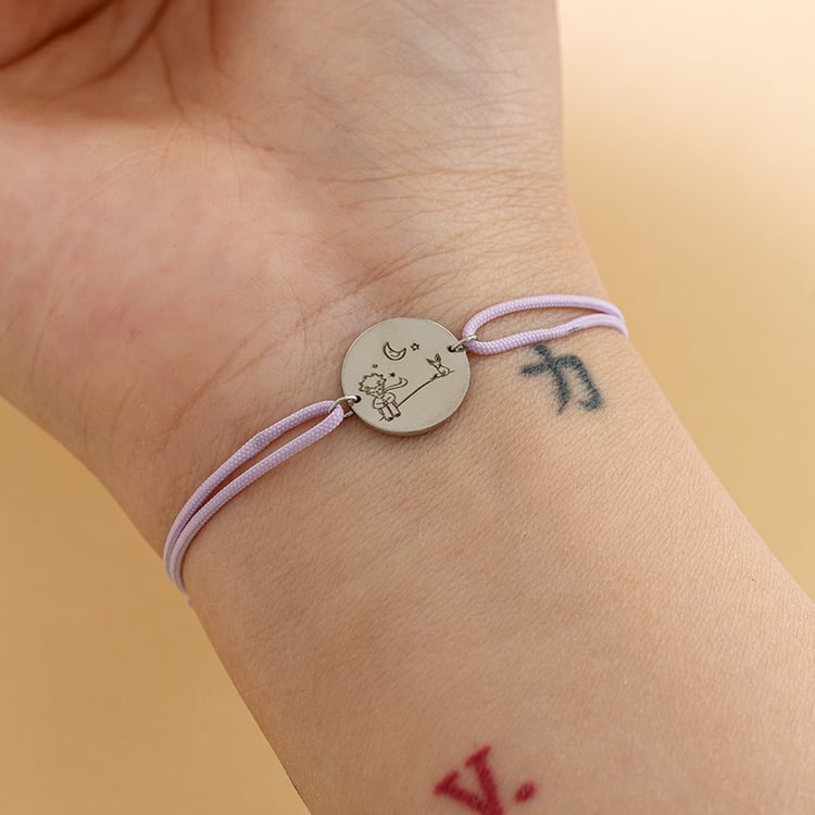 Strieborný šnúrkový náramok Malý princ s líškou a gravírom 121202