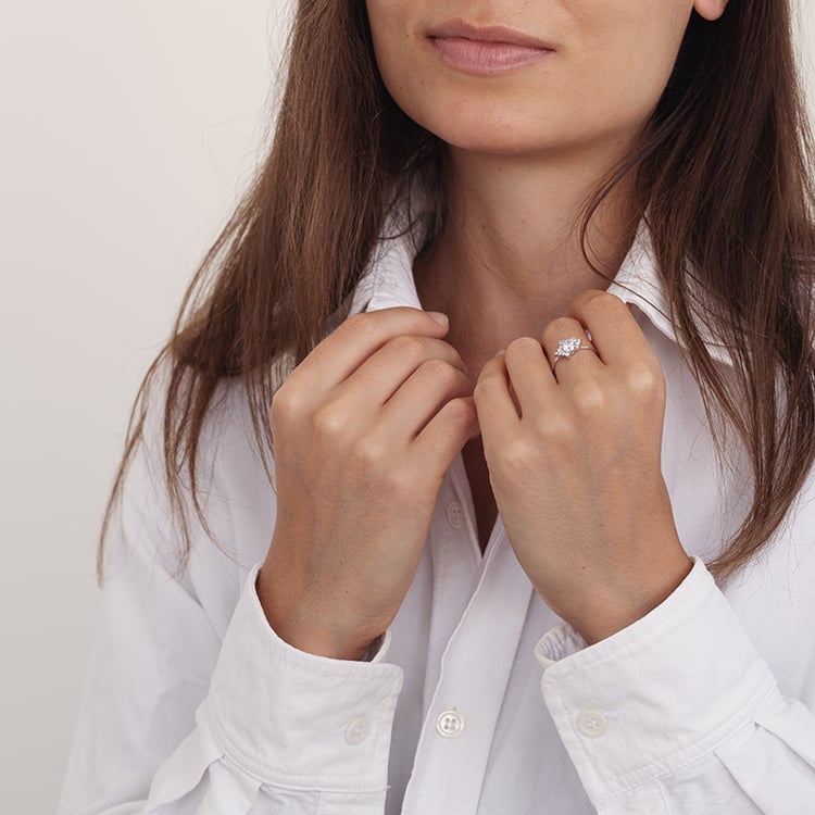 Atypický cluster zásnubný prsteň s diamantmi Loreine 129168