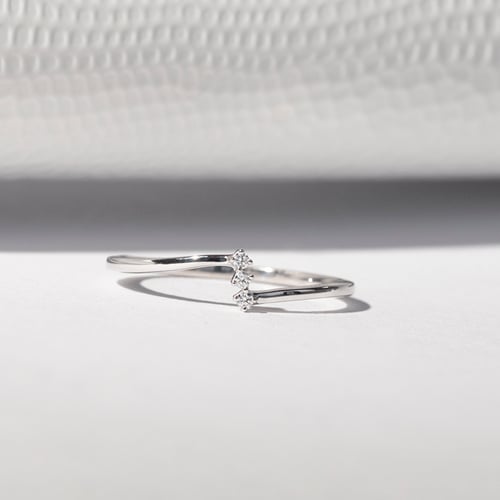 Minimalistický prsteň s tremi lab-grown diamantmi Alanna