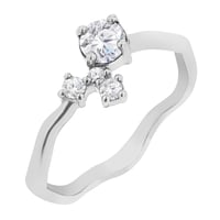 Cluster prsteň s moissanitom a lab-grown diamantmi Roche