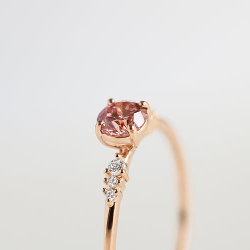 Zásnubný prsteň s certifikovaným fancy pink lab-grown diamantom Elise