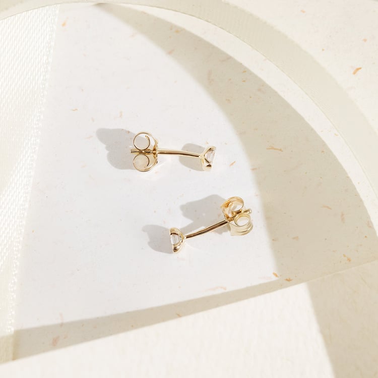 Minimalistické zlaté napichovacie náušnice s lab-grown emeraldom Agata 161371