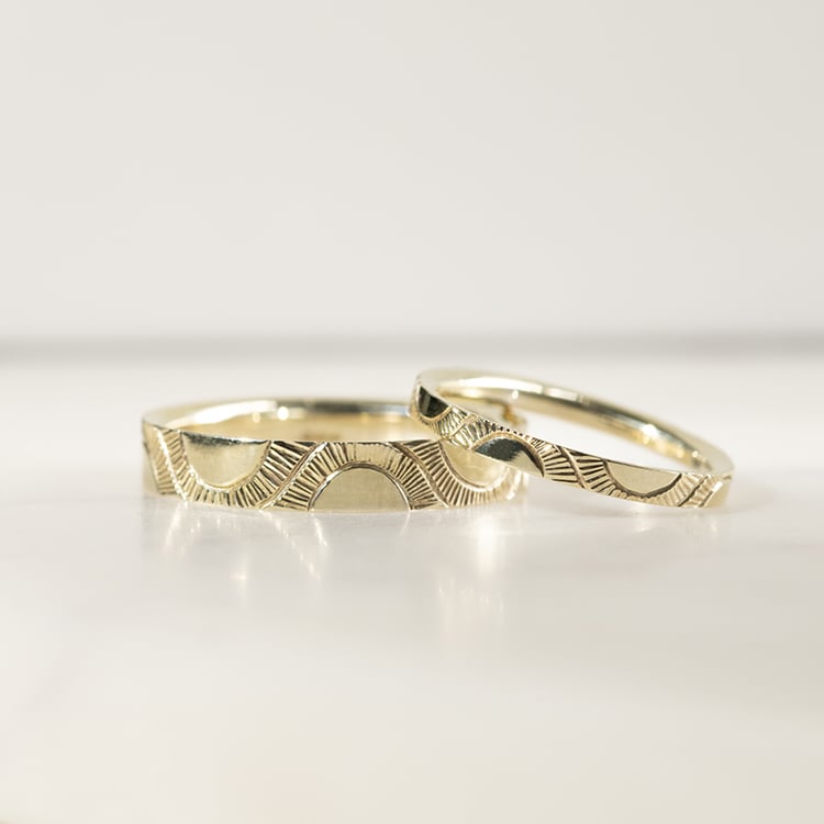 Svadobné obrúčky s ručnou rytinou slnka Villa 136482