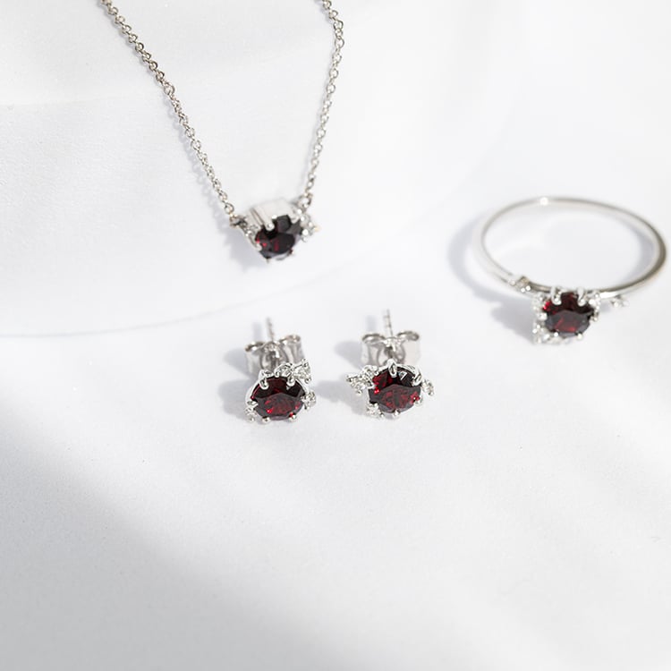 Cluster náušnice s českými granátmi a diamantmi Alary 143934